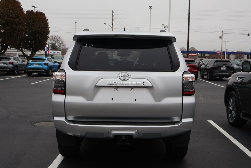 Thumbnail: 2024 Toyota 4Runner - 10