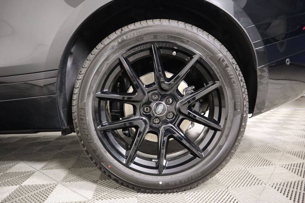 Thumbnail: 2026 Land Rover Range Rover Velar - 32