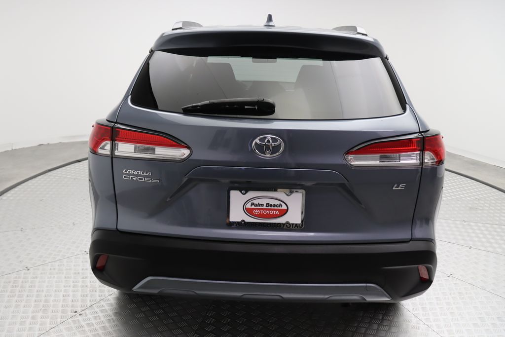 2022 Toyota Corolla Cross LE 10