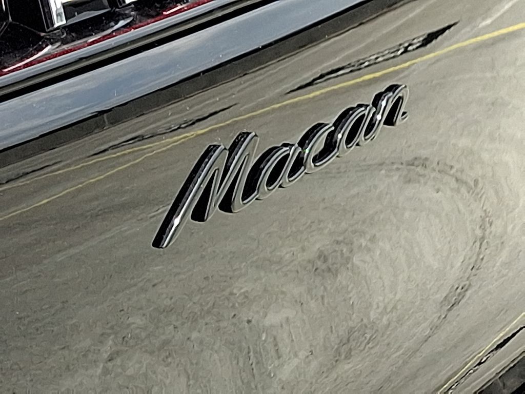 Thumbnail: 2025 Porsche Macan - 30