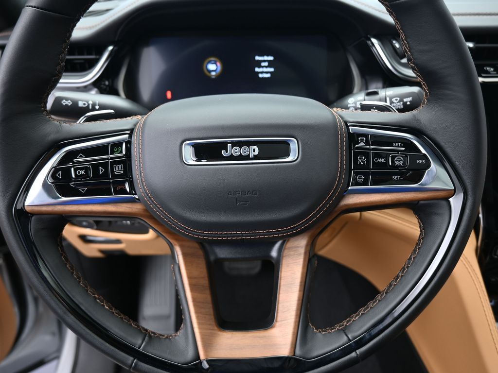 New 2025 Silver Zynith Jeep Summit image 27