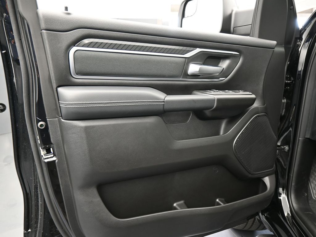 New 2026 Diamond Black Crystal Pearlcoat Ram Big Horn/Lone Star image 16