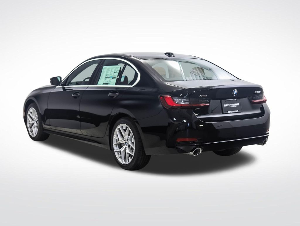 Thumbnail: 2026 BMW 3 Series - 3