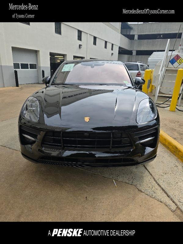 Thumbnail: 2021 Porsche Macan - 1