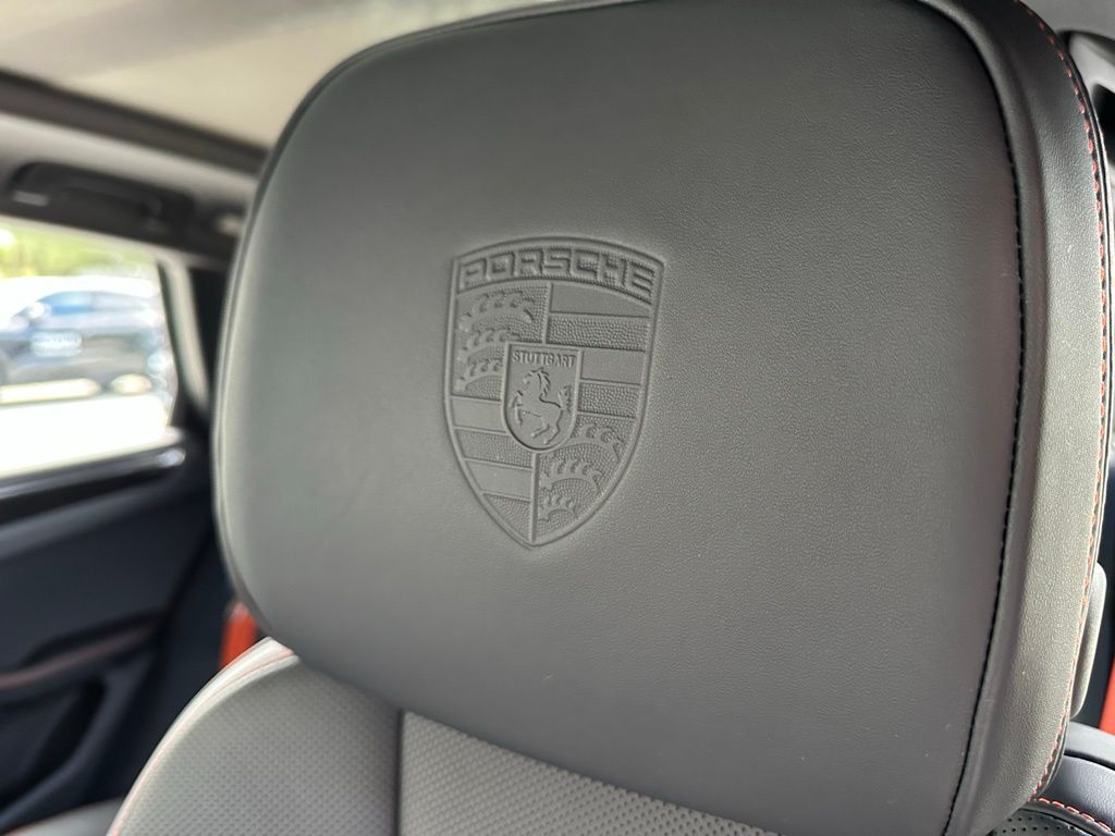 Thumbnail: 2026 Porsche Macan - 18