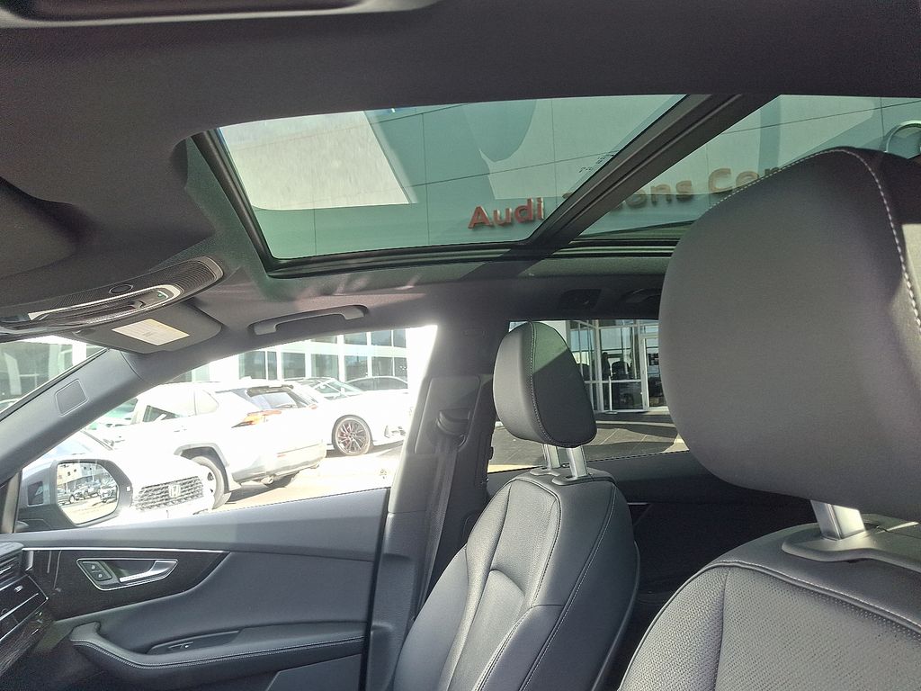 Thumbnail: 2024 Audi Q8 - 14