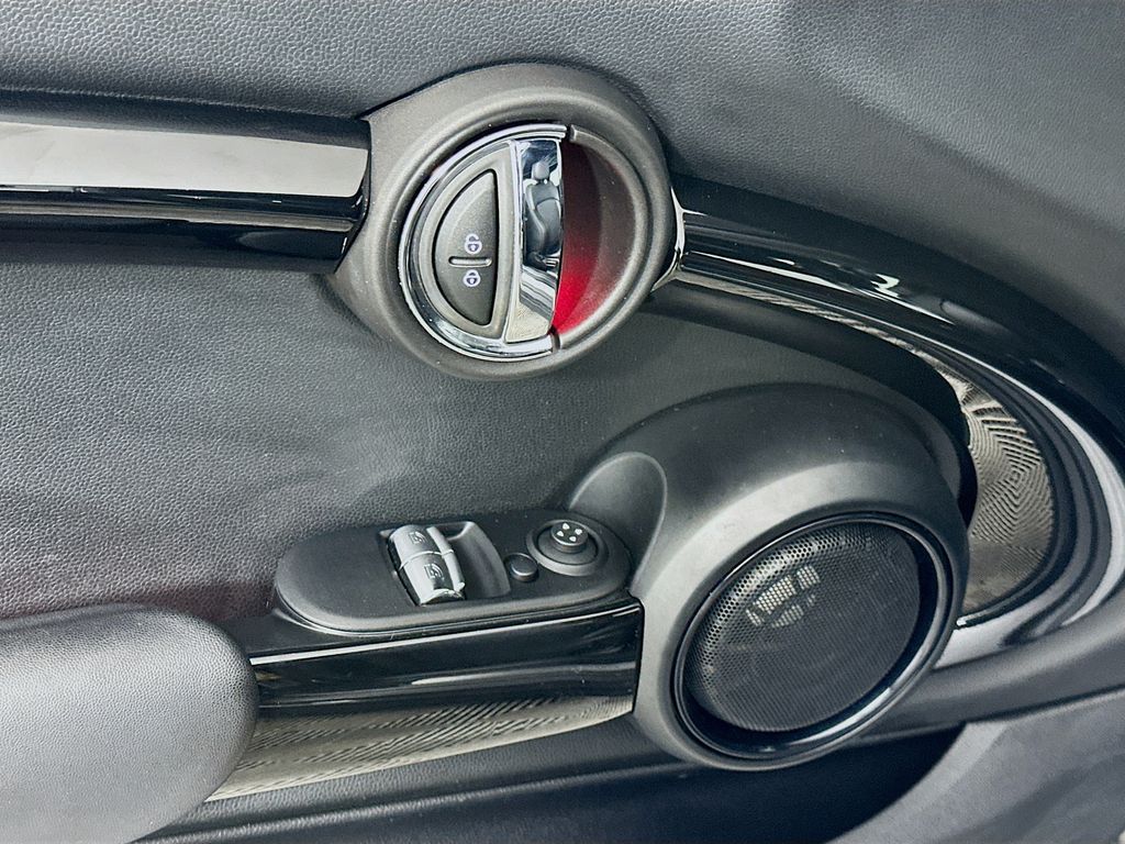 Thumbnail: 2017 MINI Cooper - 16