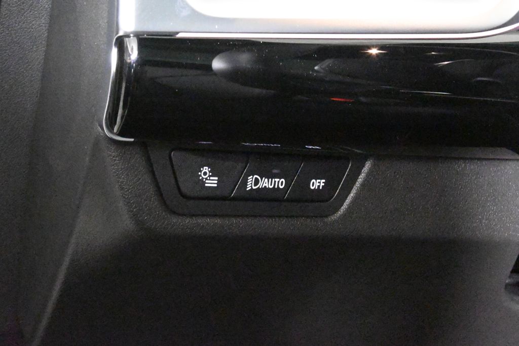2025 BMW X2 xDrive28i 27