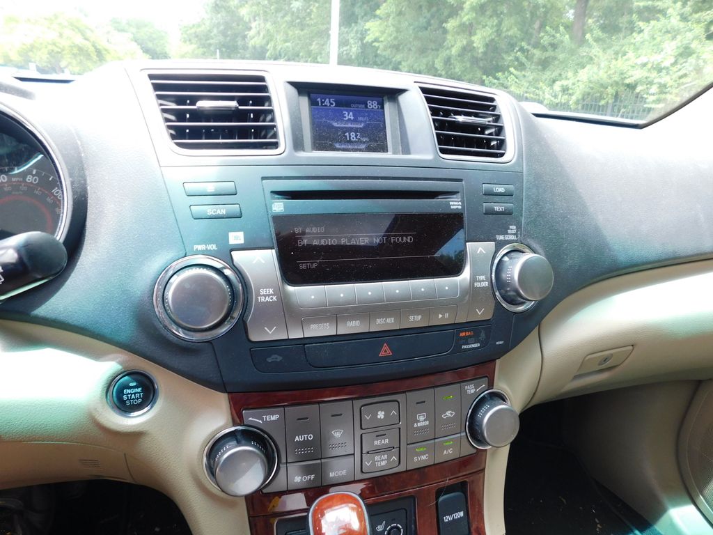 Thumbnail: 2012 Toyota Highlander - 10