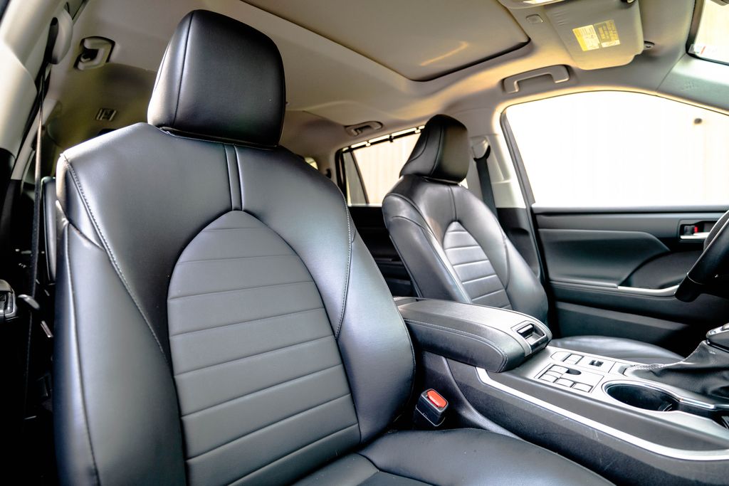 Used 2023 Toyota Highlander SUV