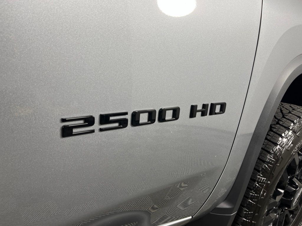 Thumbnail: 2026 Chevrolet Silverado 2500 - 21