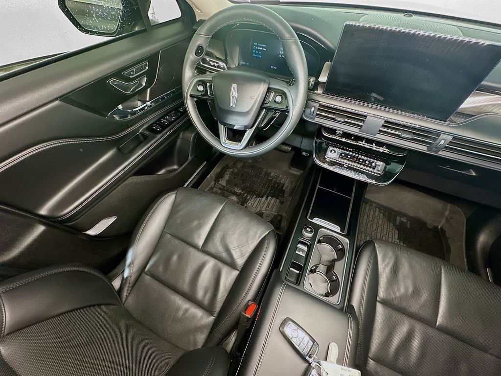 Used 2023 Gray Lincoln Grand Touring image 9