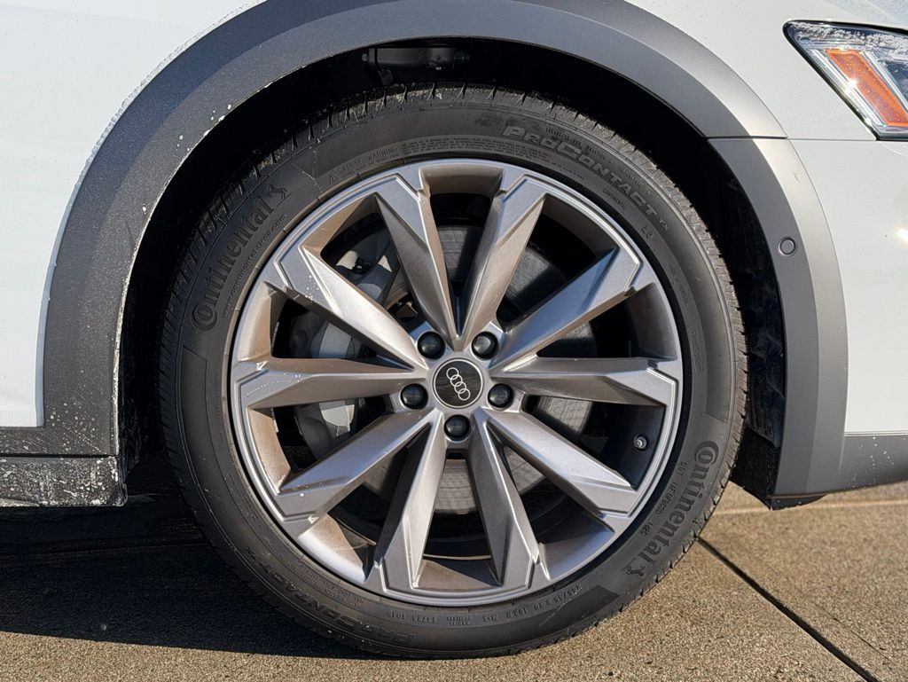 New 2026 White Audi Premium Plus image 9