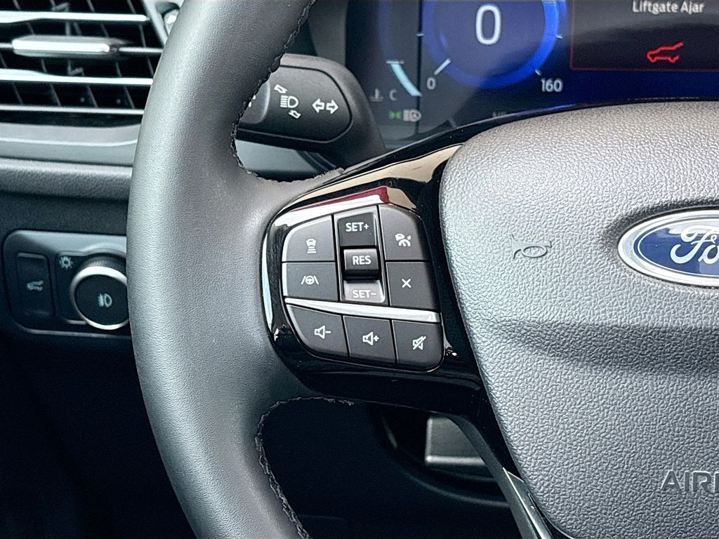 Thumbnail: 2022 Ford Escape - 11