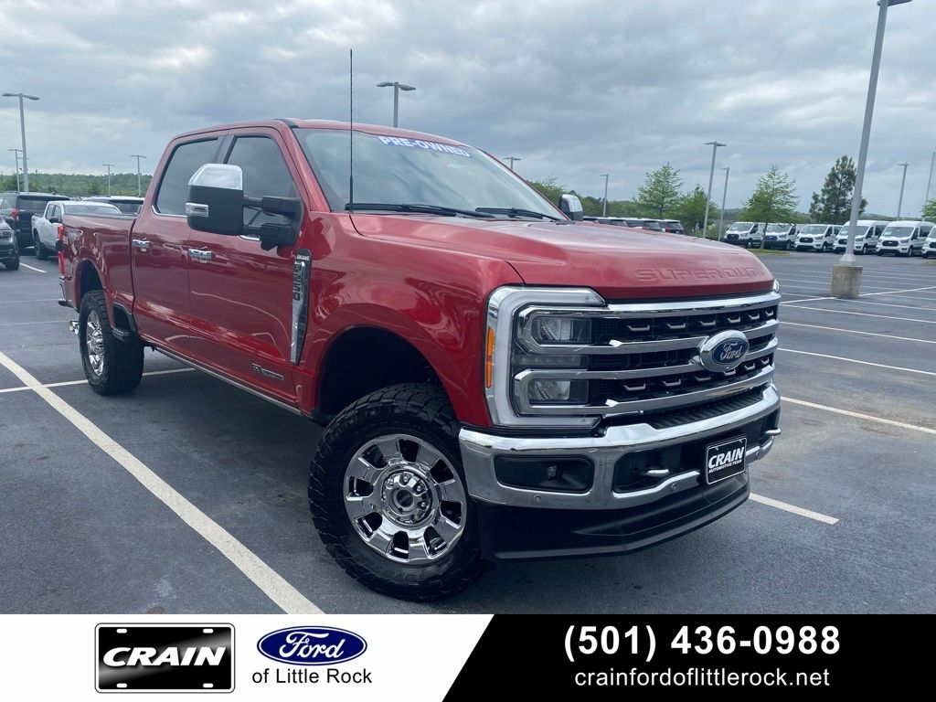 Rapid Red Metallic Tinted Clearcoat 2023 Ford F-250 Super Duty King Ranch Crew Cab 4WD Pickup Truck Four-Wheel Drive Automatic