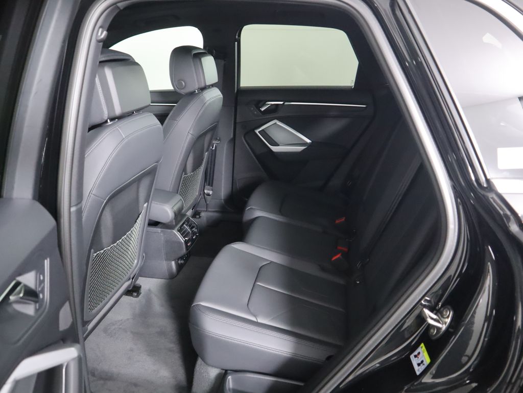 Thumbnail: 2025 Audi Q3 - 22