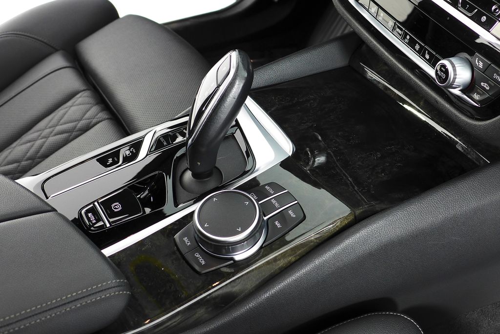 Thumbnail: 2023 BMW 5 Series - 15