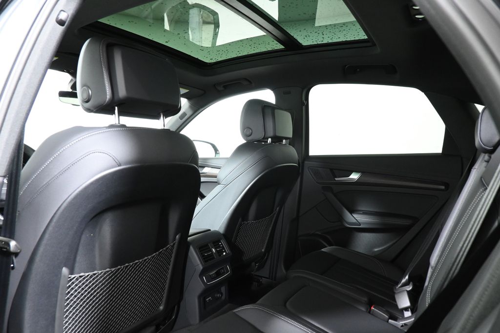 2025 Audi Q5  26
