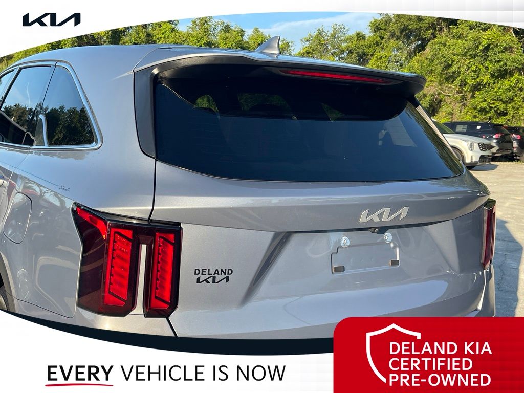 2024 Kia Sorento LX - Photo 16