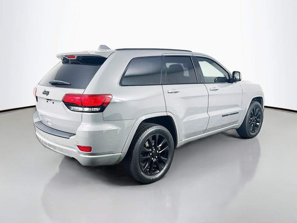 Used 2019 Gray Jeep Altitude image 7