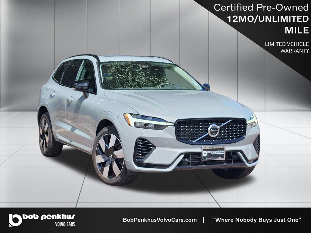 2025 Volvo XC60 T8 Plus Dark AWD's photo