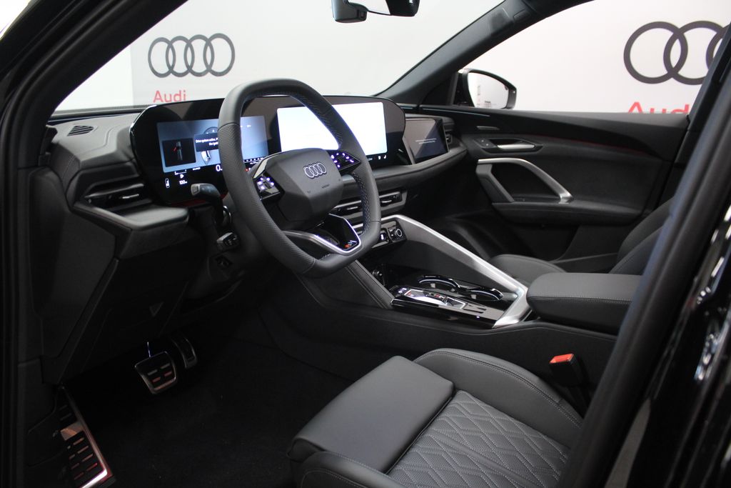 Thumbnail: 2026 Audi SQ5 - 11