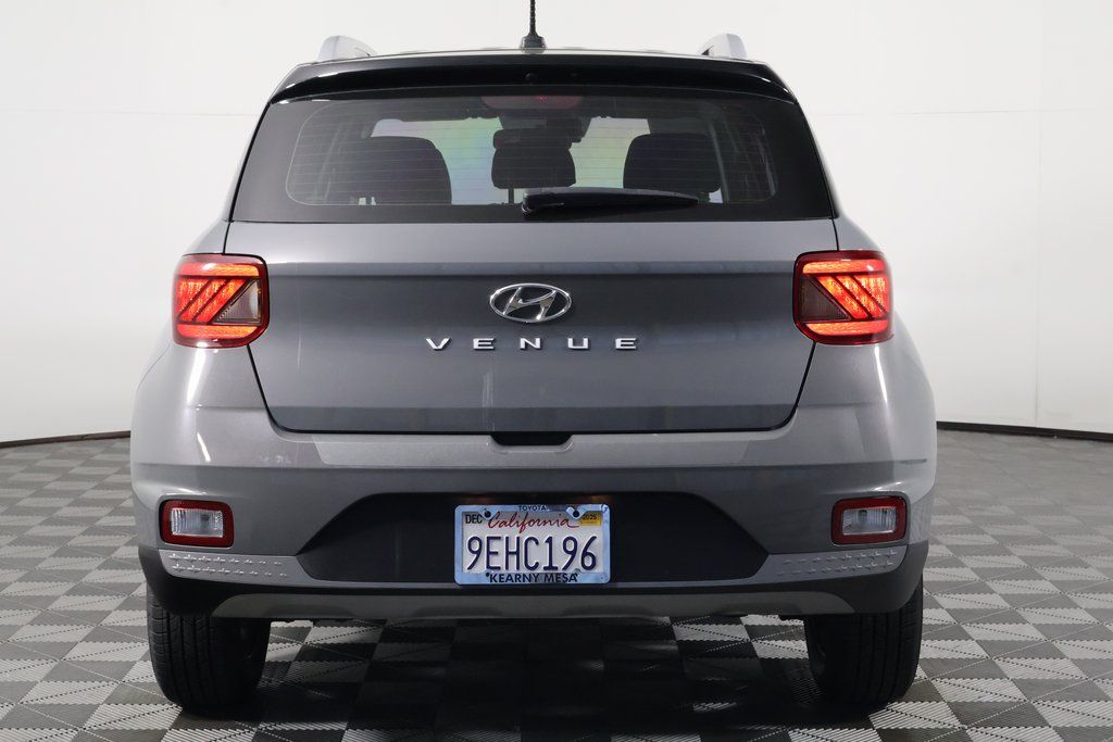 Thumbnail: 2023 Hyundai Venue - 5