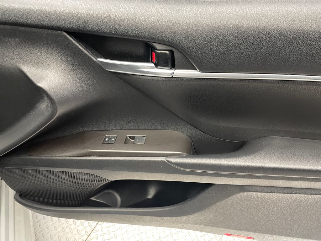 2022 Toyota Camry SE 15