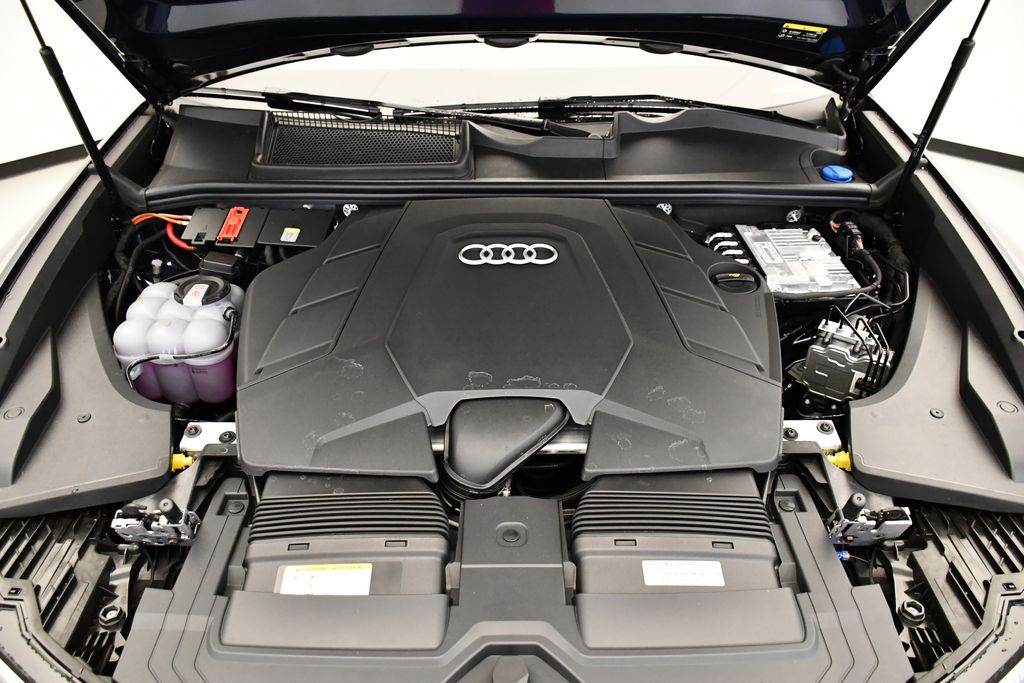 Thumbnail: 2026 Audi Q8 - 12