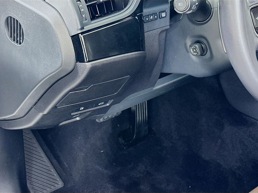 Thumbnail: 2024 Lexus ES - 10