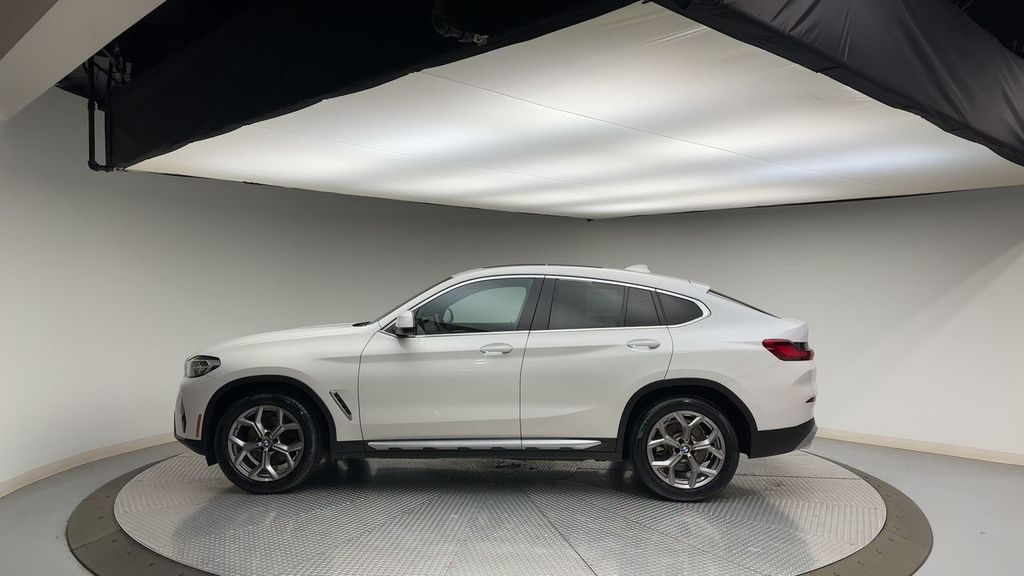 2022 BMW X4 xDrive30i 5