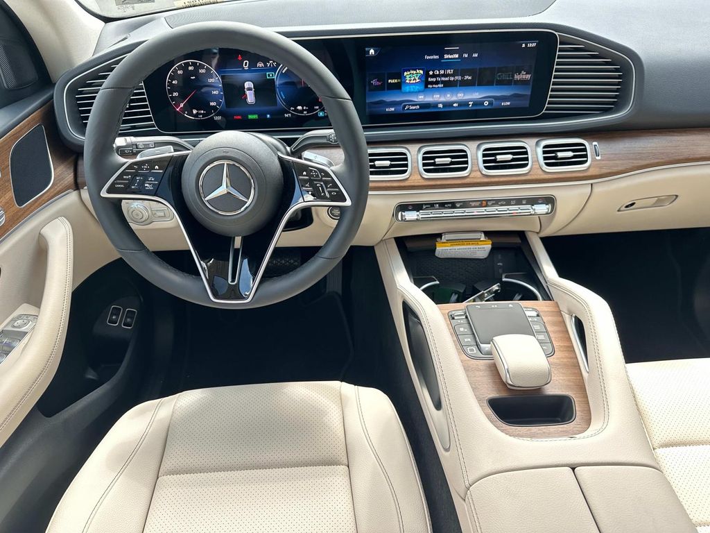 Thumbnail: 2025 Mercedes-Benz GLE - 8