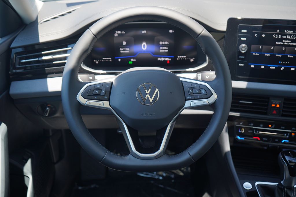 Thumbnail: 2025 Volkswagen Jetta - 9