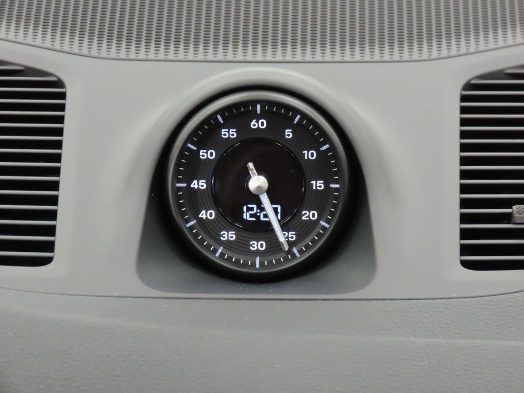 Thumbnail: 2026 Porsche Cayenne - 26