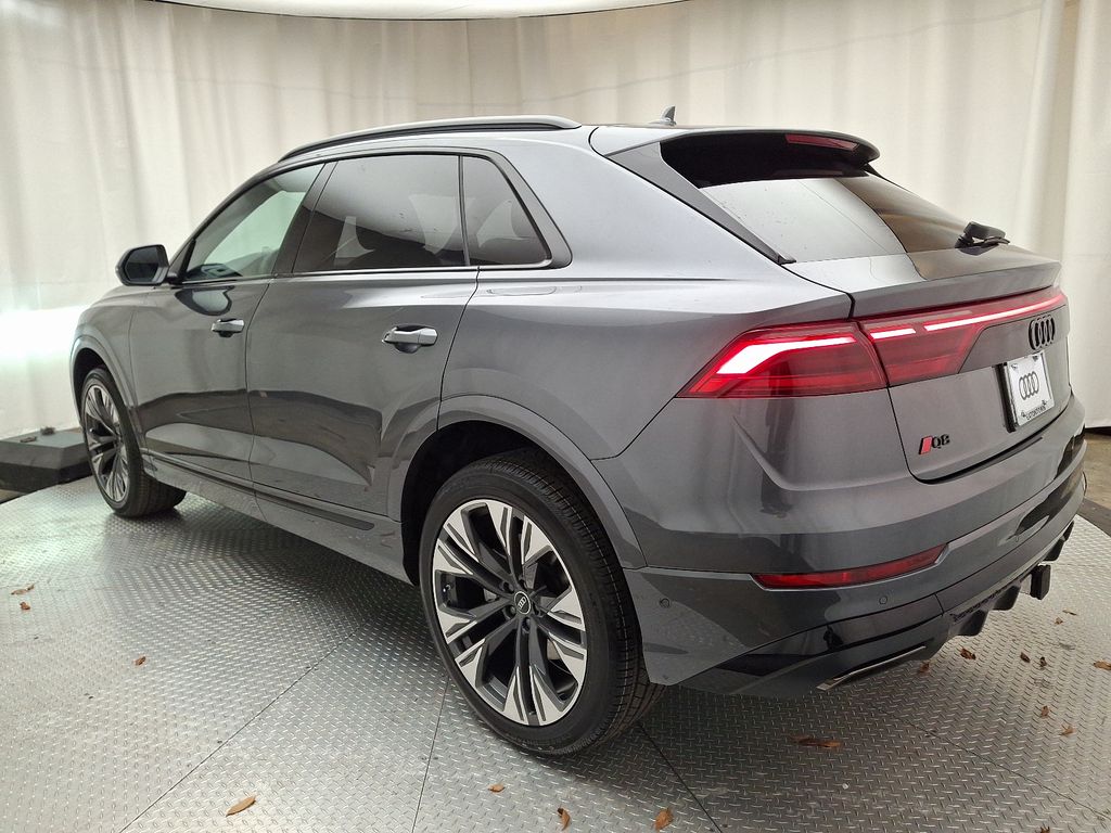 2025 Audi Q8  4