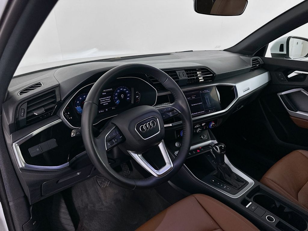 Thumbnail: 2020 Audi Q3 - 9