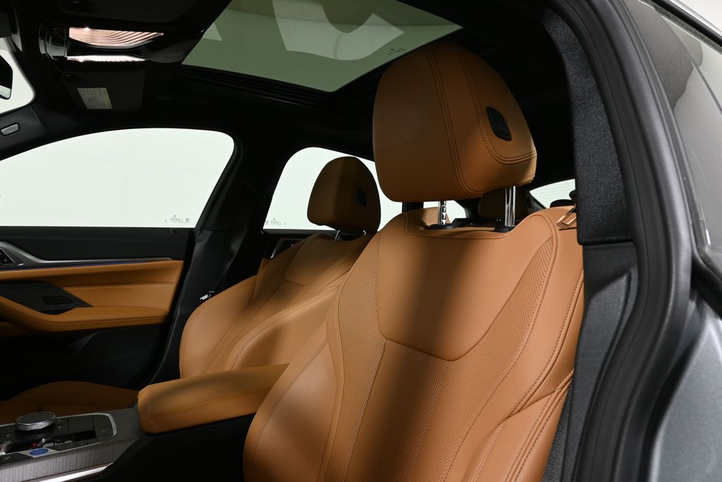 Thumbnail: 2025 BMW i4 - 5