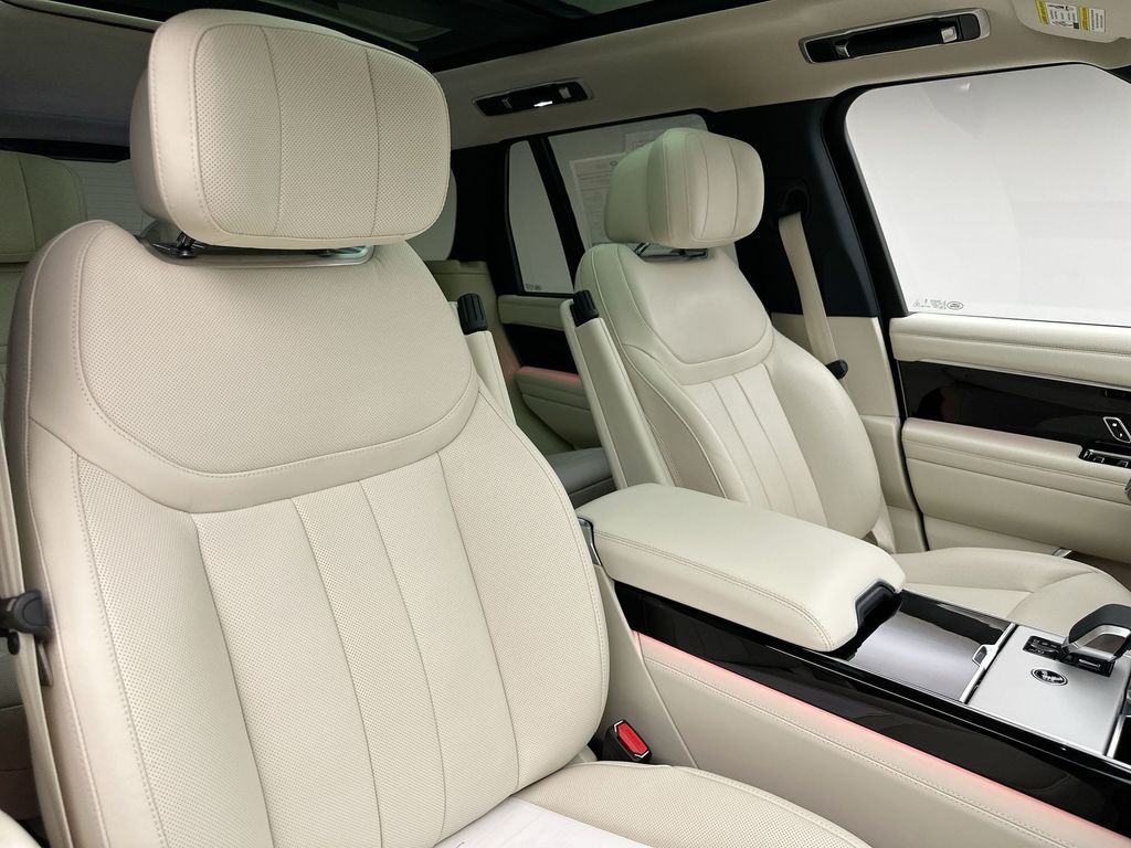 Thumbnail: 2025 Land Rover Range Rover - 18