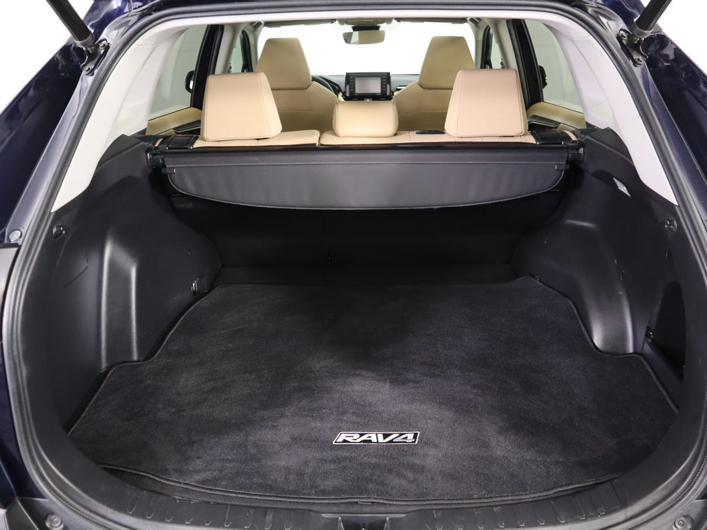 Thumbnail: 2021 Toyota RAV4 - 28