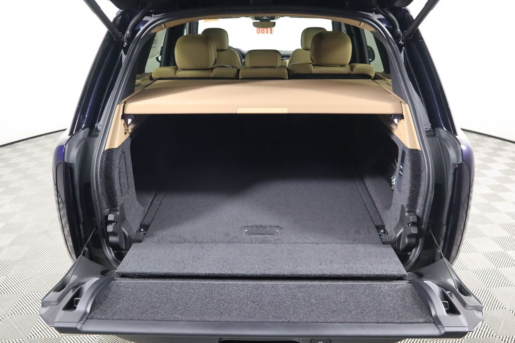 2025 Land Rover Range Rover SE 29