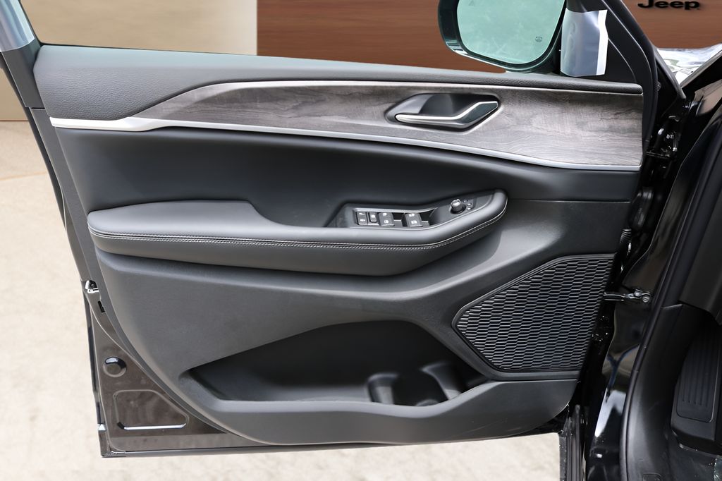 New 2026 Black Jeep Laredo Altitude image 10