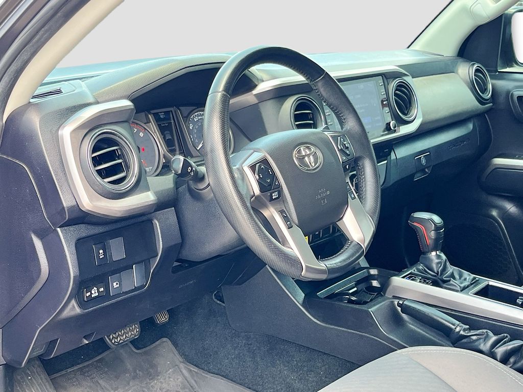 Used 2022 Gray Toyota SR5 image 9