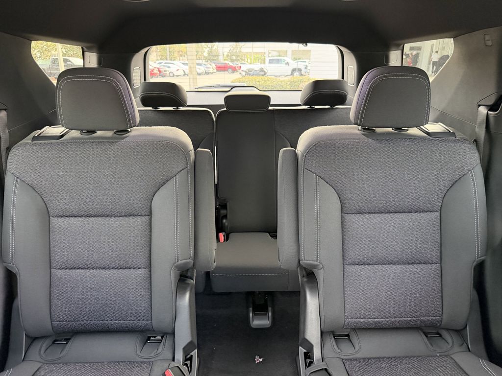 new 2026 Chevrolet Traverse car, priced at $42,995