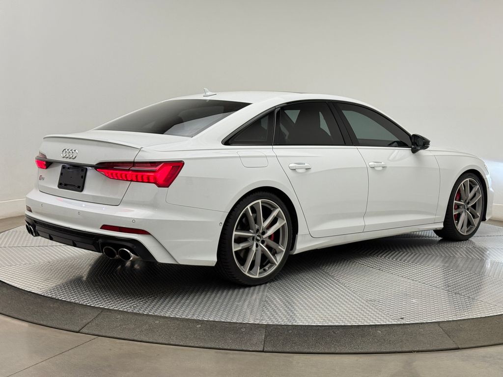 Thumbnail: 2020 Audi S6 - 15