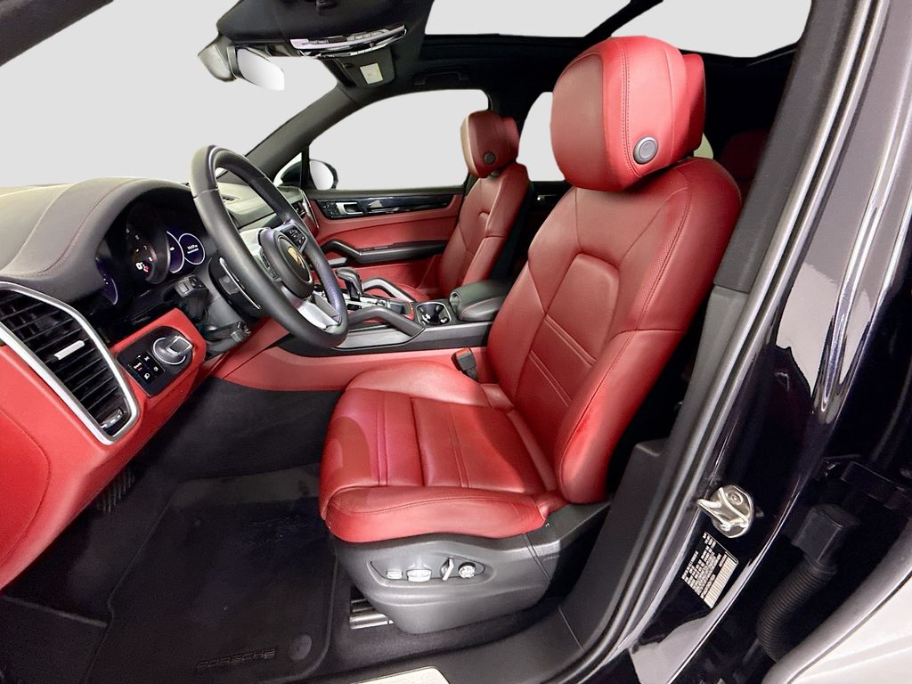 Thumbnail: 2019 Porsche Cayenne - 19