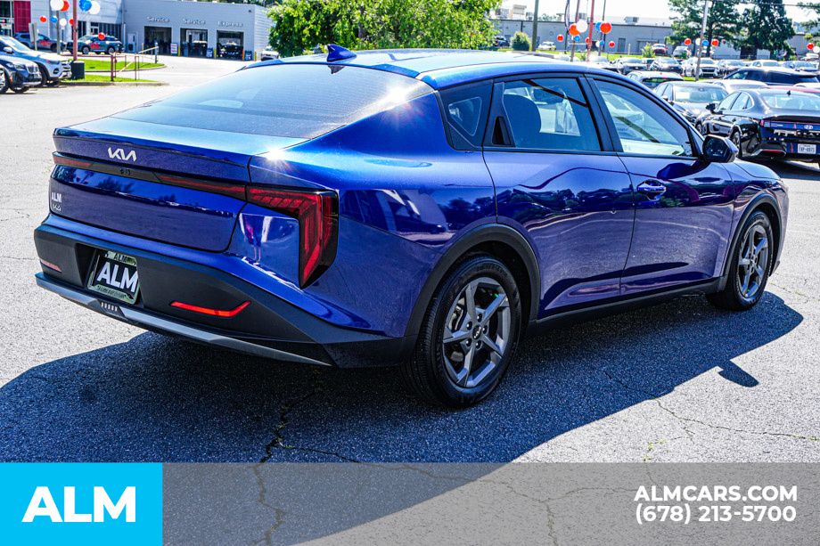 Used 2025 Blue Kia LXS image 5