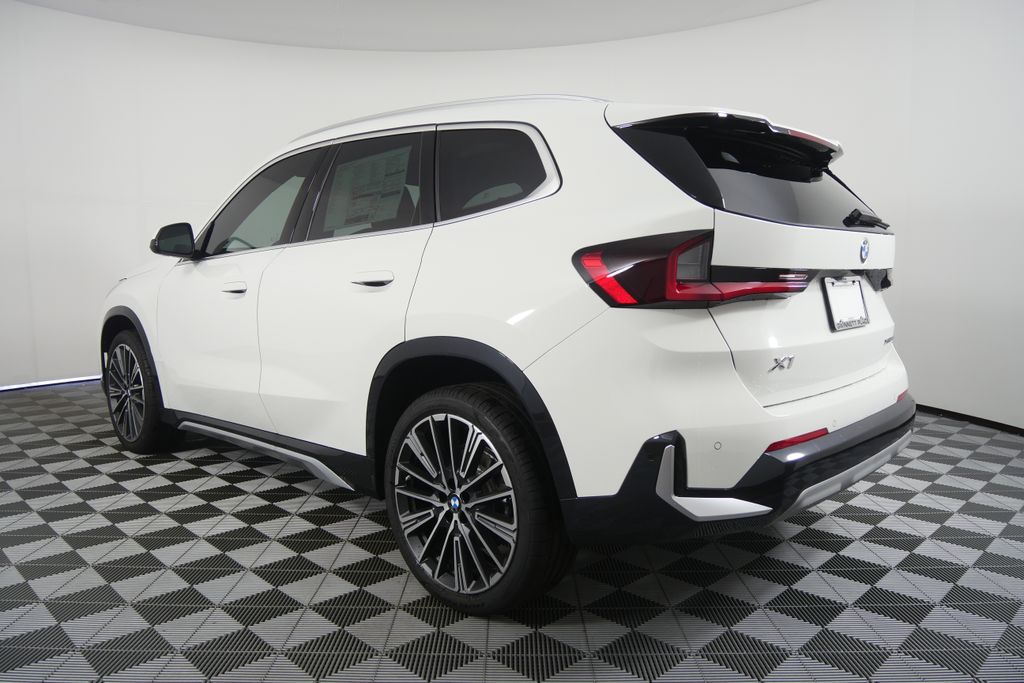 Thumbnail: 2026 BMW X1 - 5