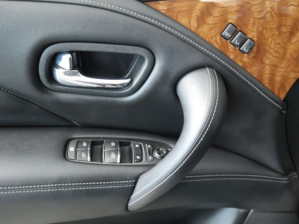 Thumbnail: 2019 INFINITI QX80 - 25
