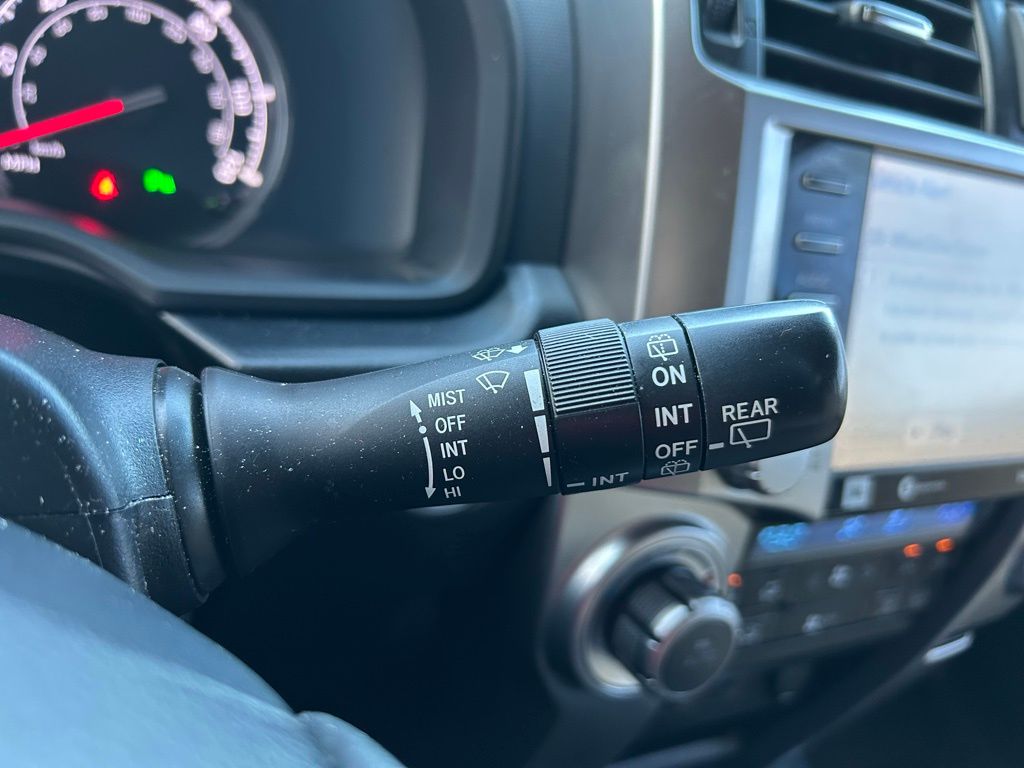 Thumbnail: 2022 Toyota 4Runner - 21