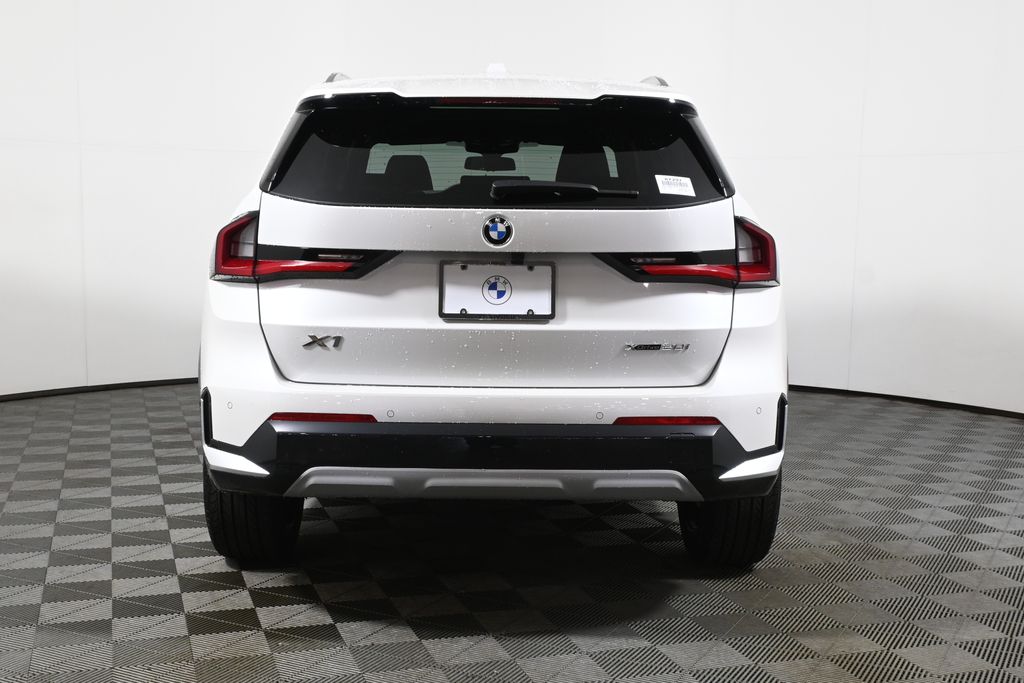 Thumbnail: 2027 BMW X1 - 6